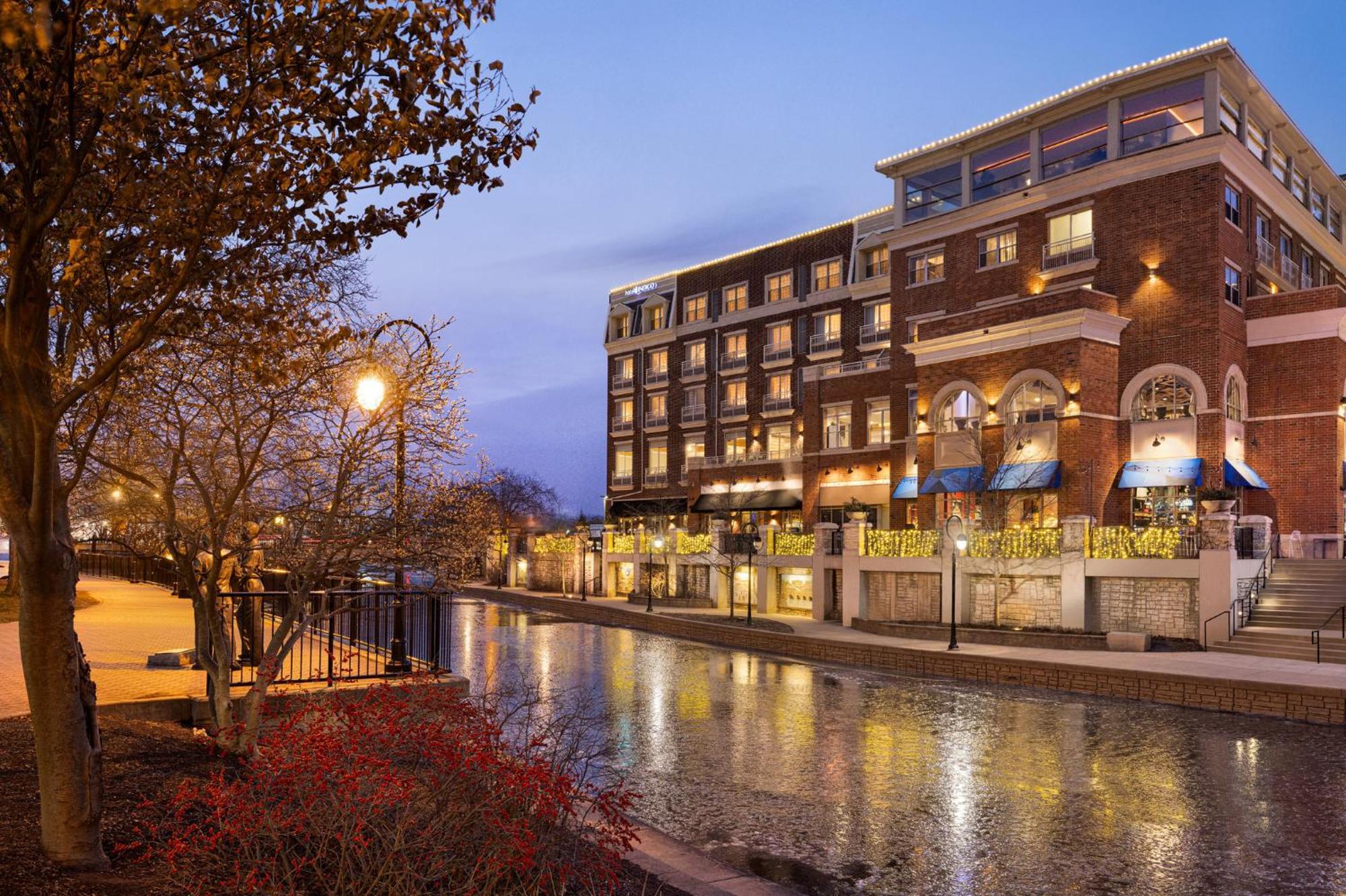 Hotel Indigo Naperville Riverwalk By Ihg Bagian luar foto